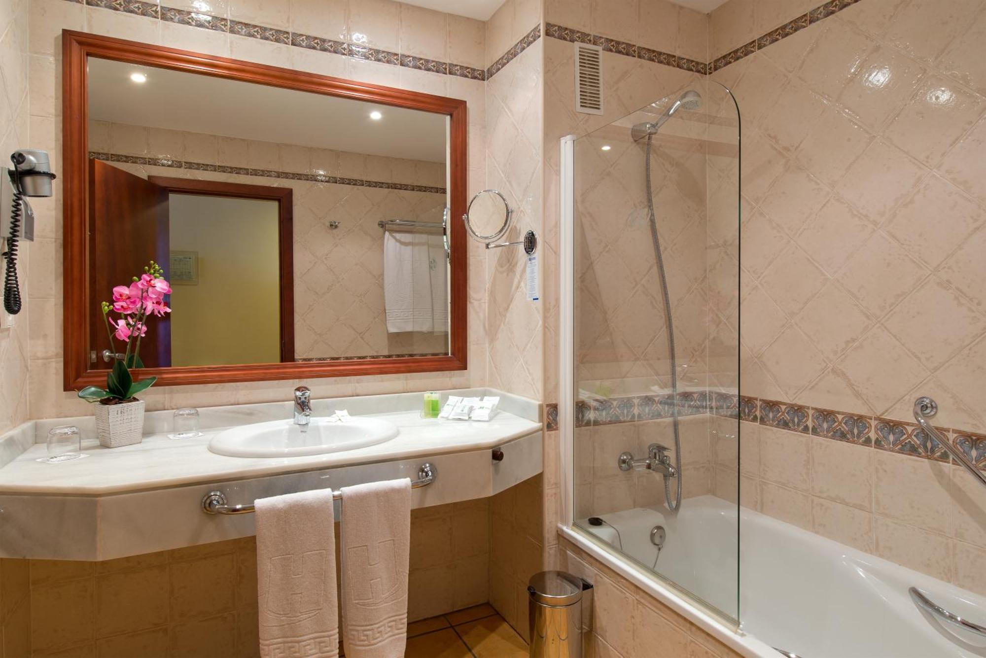 Double Room with Extra Bed,1596011050:JPEG